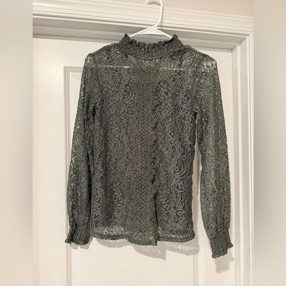 NWT Cable & Gauge Lace Long Sleeve Blouse - army Green